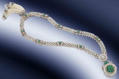 b2ap3_thumbnail_Emerald-pearl-and-diamond-necklace-1911.jpg
